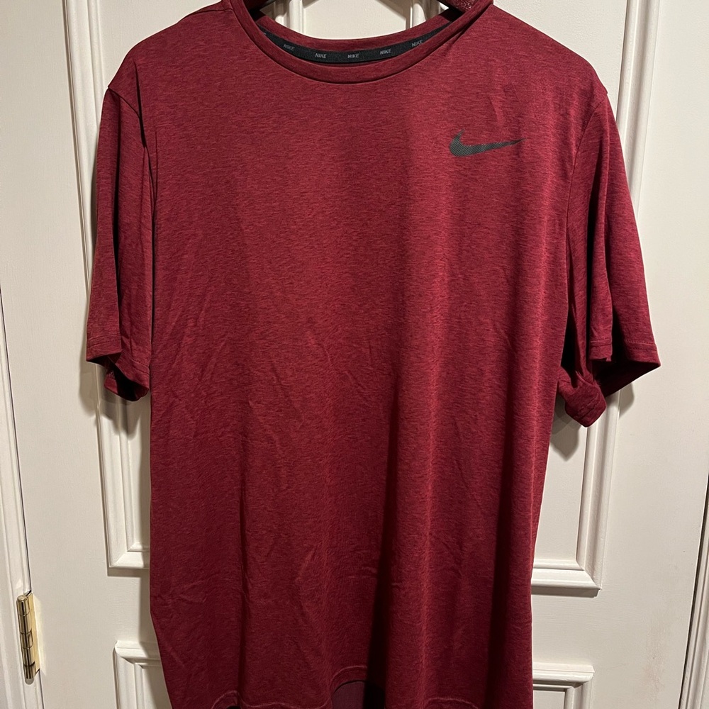 Nike Dri-FIT Men's Maroon Short Sleeve Athletic Tee